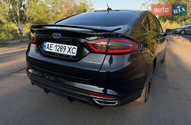 Седан Ford Fusion 2016 в 