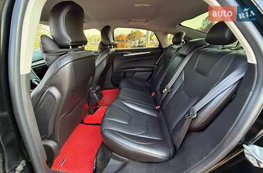 Седан Ford Fusion 2016 в 