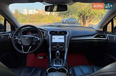 Седан Ford Fusion 2016 в 