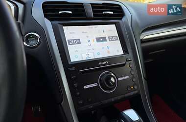 Седан Ford Fusion 2016 в 