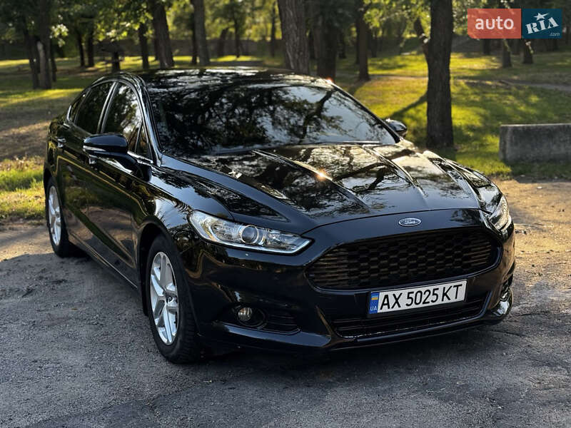 Седан Ford Fusion 2013 в 