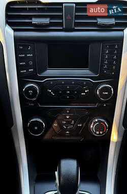 Седан Ford Fusion 2013 в 