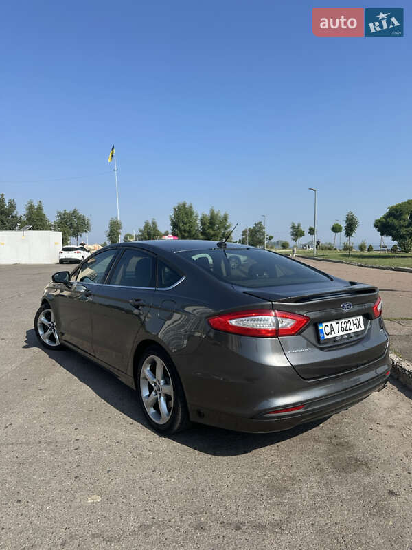 Седан Ford Fusion 2015 в Черкасах