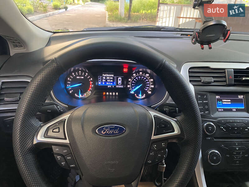 Седан Ford Fusion 2016 в Дніпрі