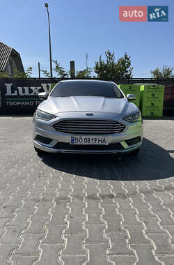 Седан Ford Fusion 2016 в 