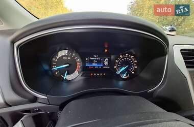 Седан Ford Fusion 2014 в 
