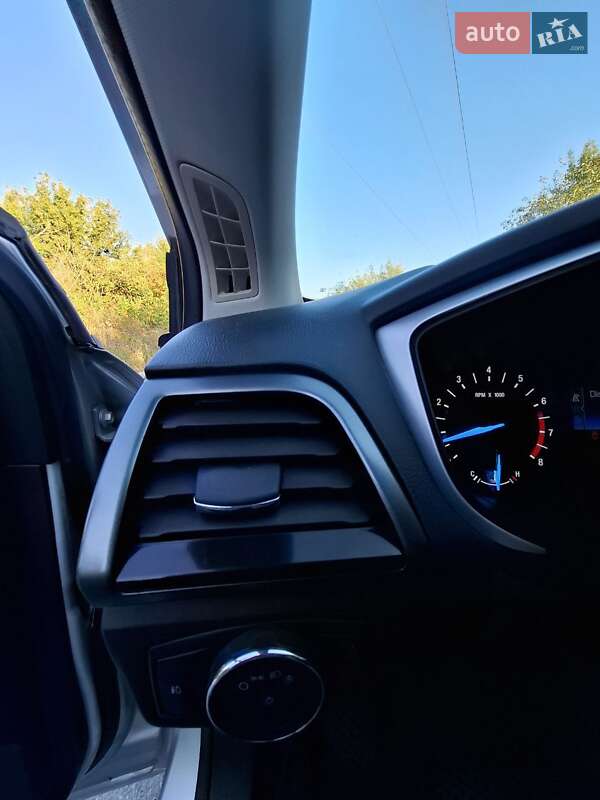 Седан Ford Fusion 2014 в Гусятине