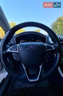 Седан Ford Fusion 2014 в 