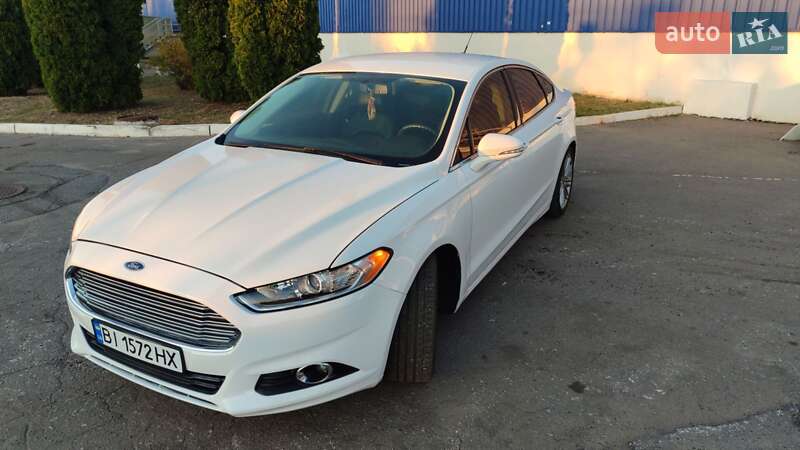Седан Ford Fusion 2013 в 