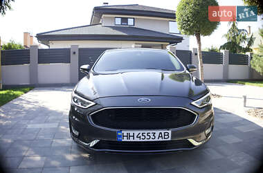 Седан Ford Fusion 2019 в 