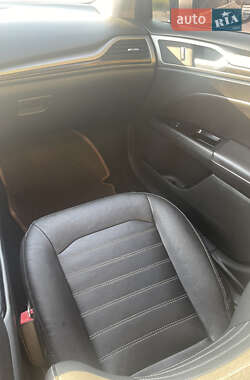Седан Ford Fusion 2014 в 