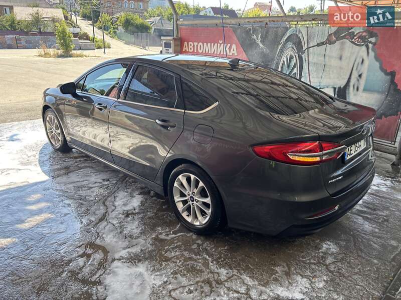 Седан Ford Fusion 2019 в Днепре
