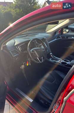 Седан Ford Fusion 2013 в 