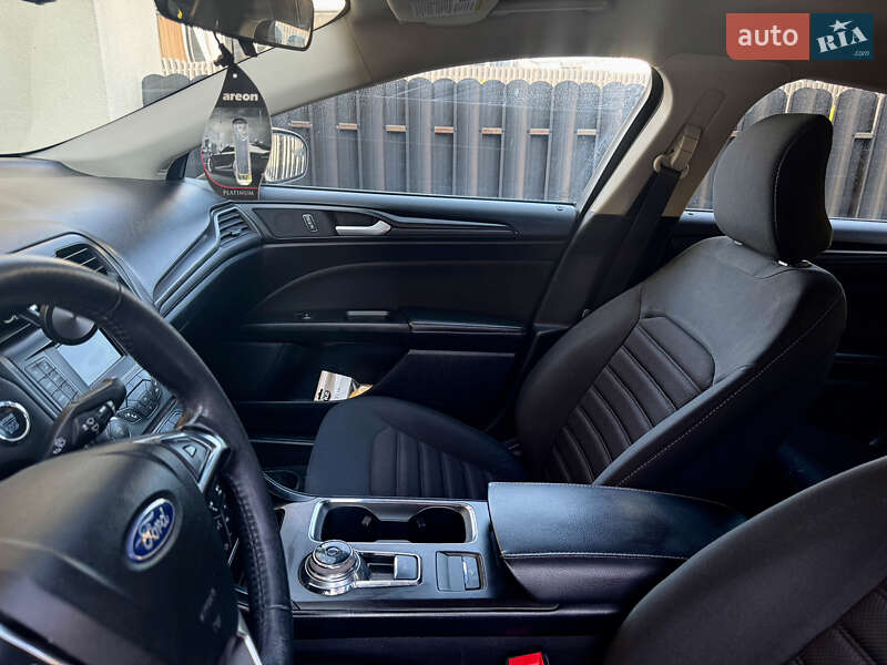 Седан Ford Fusion 2018 в Тернополе