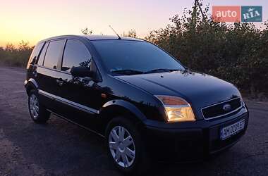 Хэтчбек Ford Fusion 2005 в 