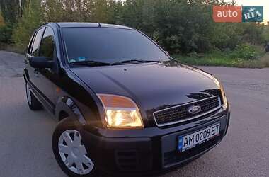 Хэтчбек Ford Fusion 2005 в 