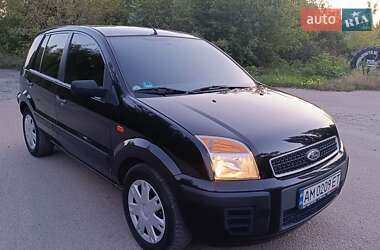 Хэтчбек Ford Fusion 2005 в 