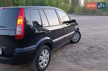 Хэтчбек Ford Fusion 2005 в 