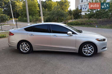 Седан Ford Fusion 2016 в 