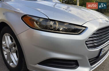 Седан Ford Fusion 2016 в 