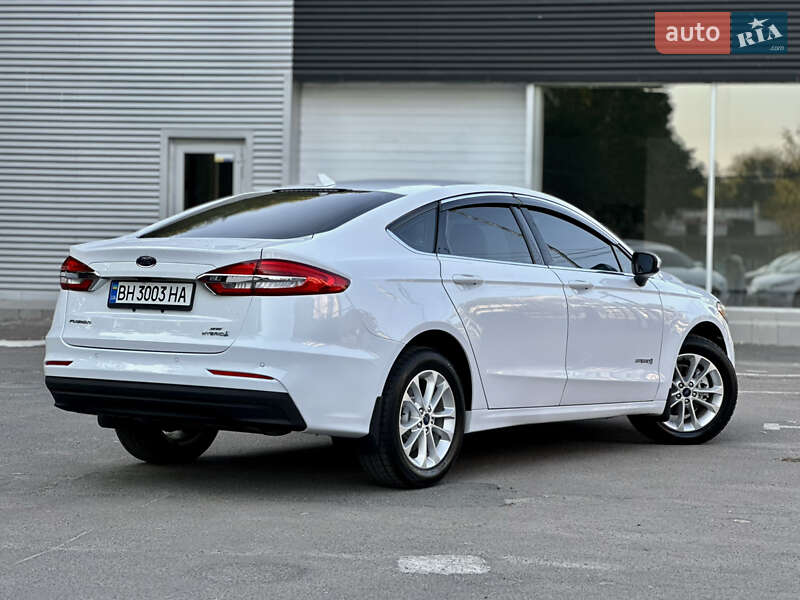 Седан Ford Fusion 2019 в Одессе