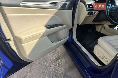 Седан Ford Fusion 2015 в 