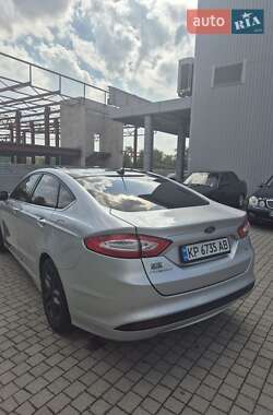Седан Ford Fusion 2016 в 