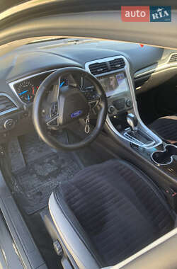 Седан Ford Fusion 2016 в 