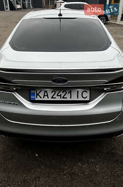 Седан Ford Fusion 2017 в 