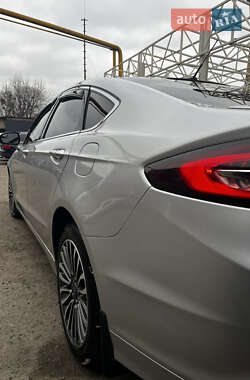 Седан Ford Fusion 2017 в 