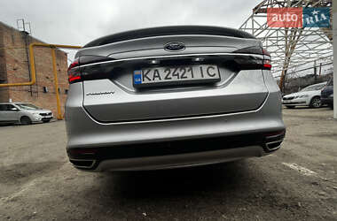 Седан Ford Fusion 2017 в 