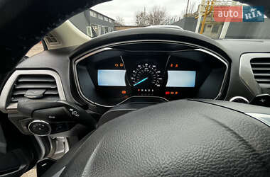 Седан Ford Fusion 2017 в 