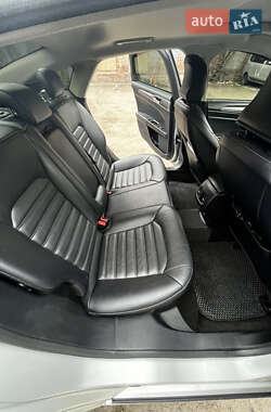Седан Ford Fusion 2017 в 