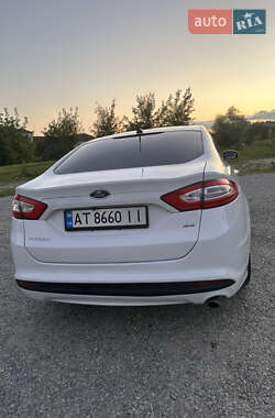 Седан Ford Fusion 2013 в 