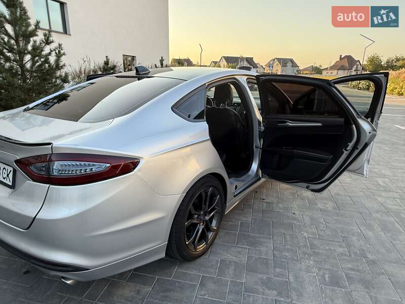 Седан Ford Fusion 2012 в Луцьку