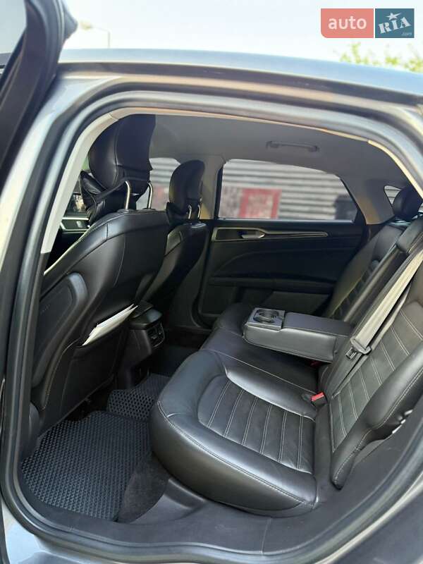 Седан Ford Fusion 2014 в Павлограде