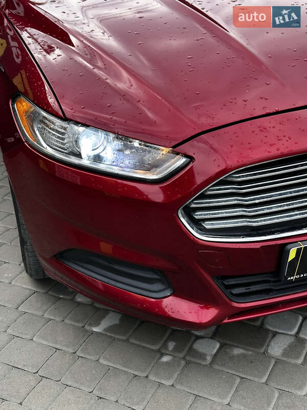Седан Ford Fusion 2015 в Львове