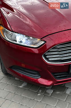 Седан Ford Fusion 2015 в 