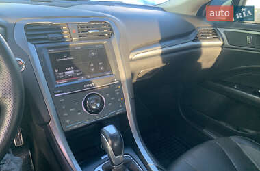 Седан Ford Fusion 2014 в 