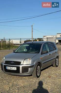 Хэтчбек Ford Fusion 2003 в 