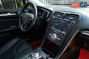 Седан Ford Fusion 2019 в 