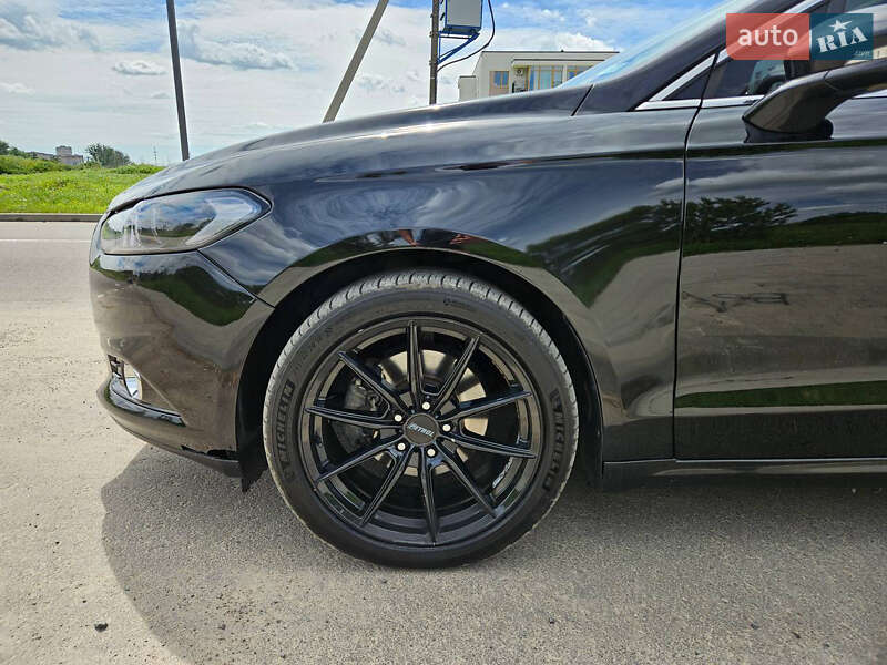 Седан Ford Fusion 2016 в Ровно