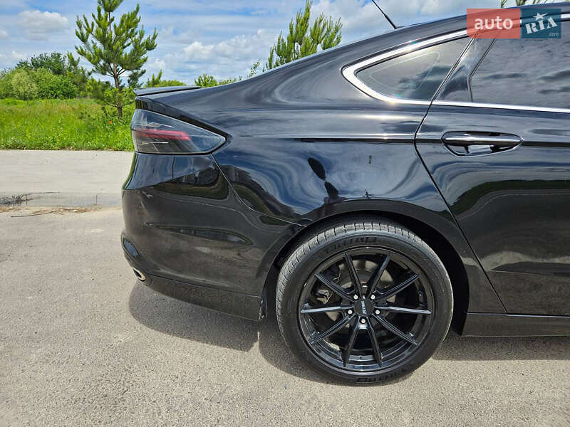 Седан Ford Fusion 2016 в Ровно