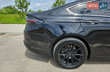 Седан Ford Fusion 2016 в 