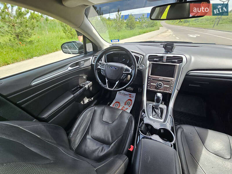 Седан Ford Fusion 2016 в Ровно