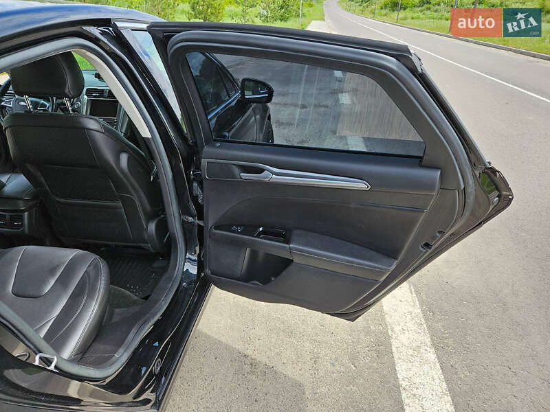 Седан Ford Fusion 2016 в Ровно