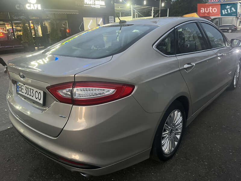 Седан Ford Fusion 2014 в Первомайську