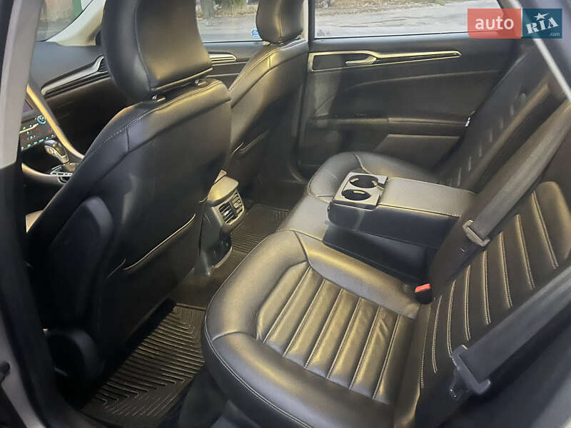 Седан Ford Fusion 2014 в Первомайську