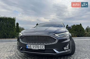 Седан Ford Fusion 2016 в 