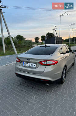 Седан Ford Fusion 2014 в 